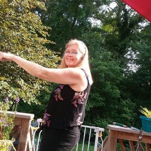 Meet your Posher, Sharon